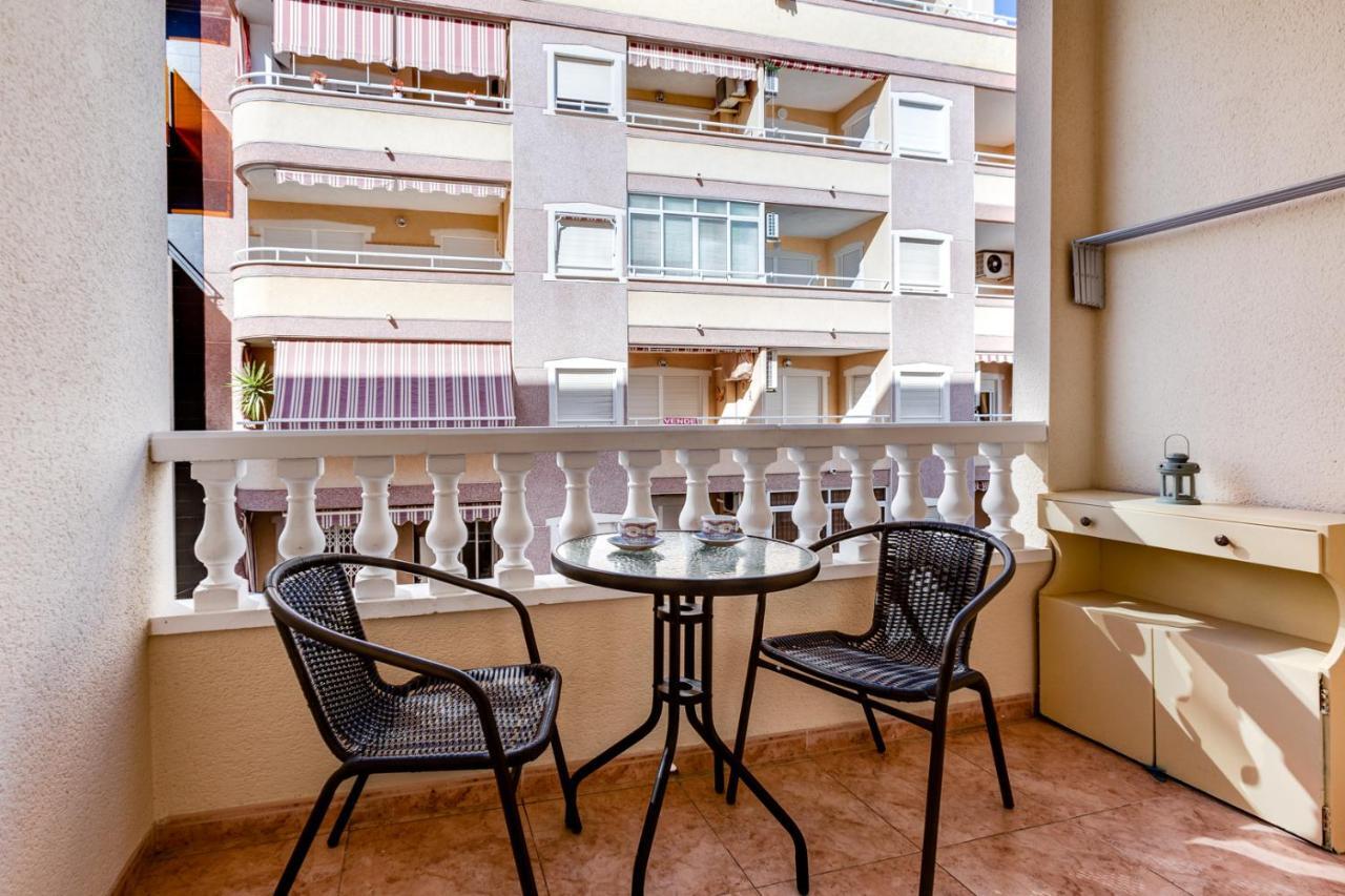Apartaments Amalia On The Beach Торевиеха Екстериор снимка