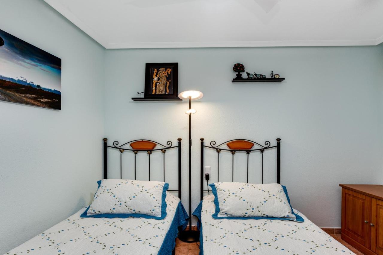 Apartaments Amalia On The Beach Торевиеха Екстериор снимка
