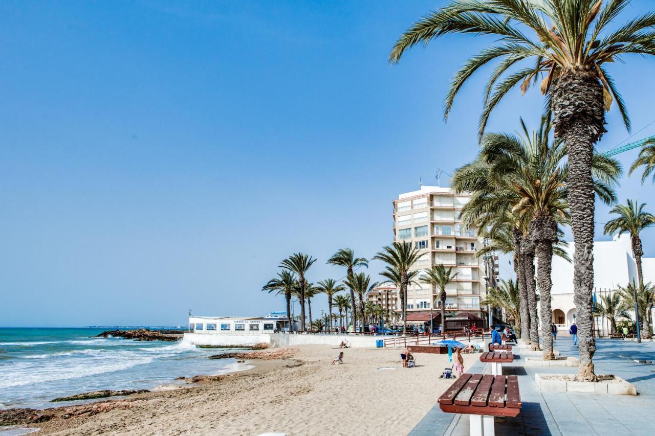 Apartaments Amalia On The Beach Торевиеха Екстериор снимка