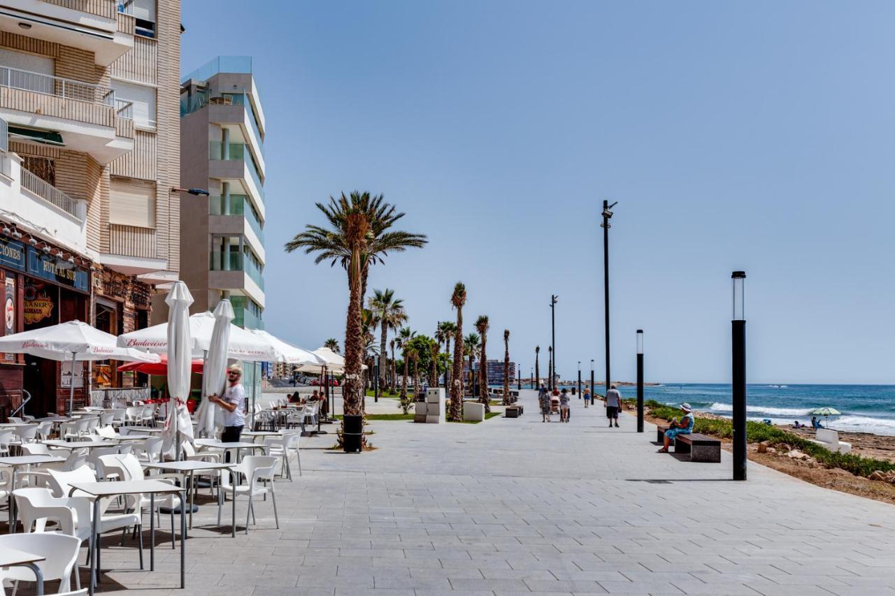 Apartaments Amalia On The Beach Торевиеха Екстериор снимка