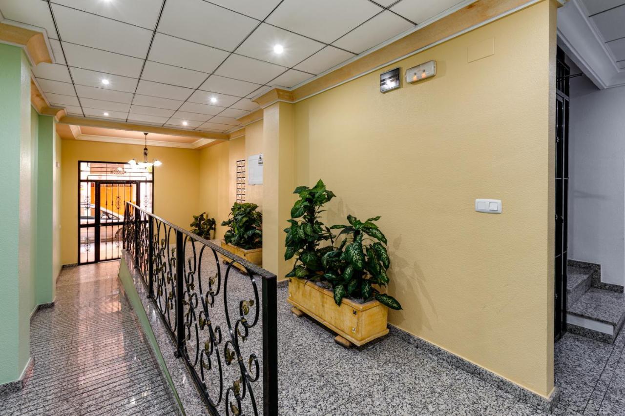 Apartaments Amalia On The Beach Торевиеха Екстериор снимка